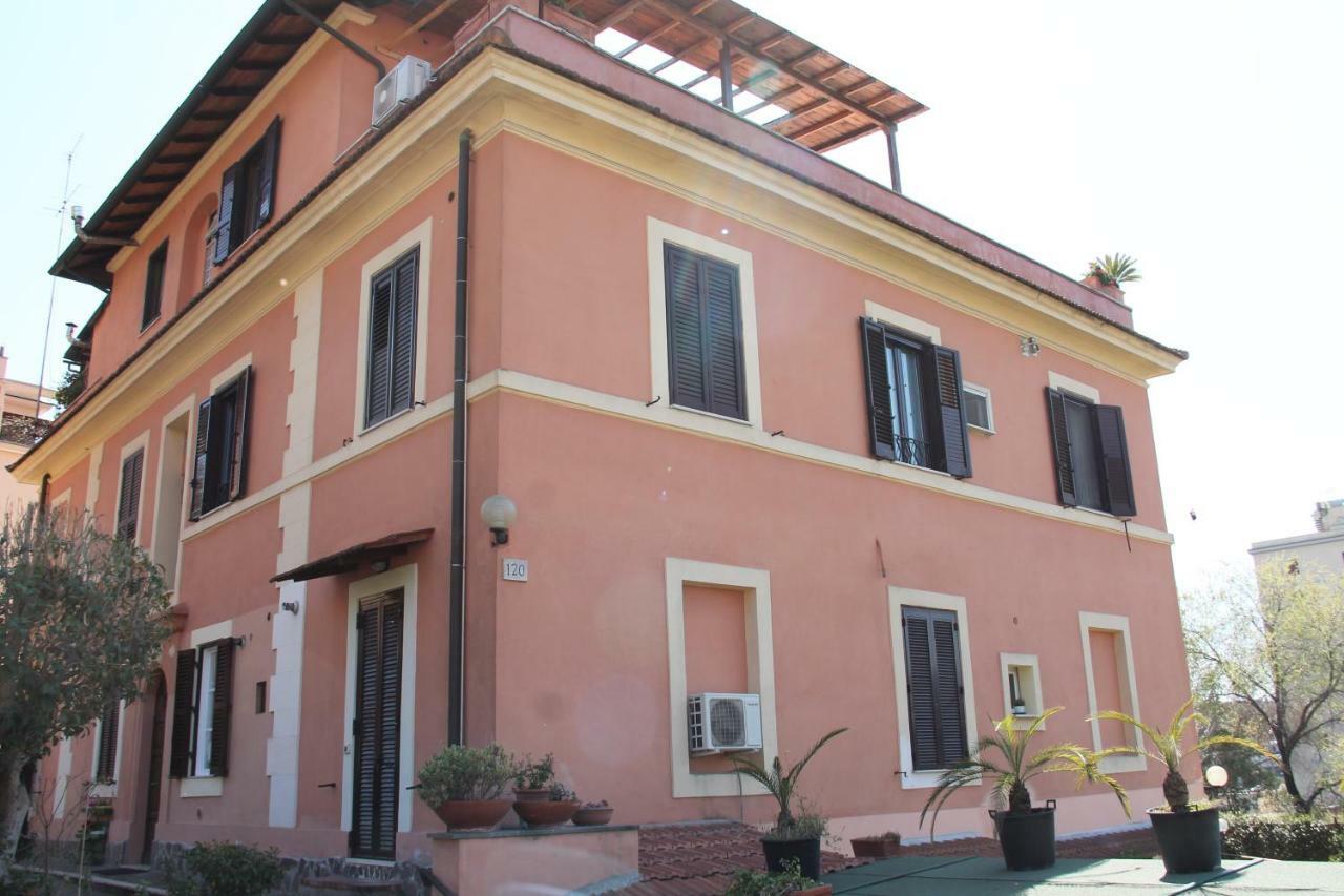Apartment Piramide Gold *